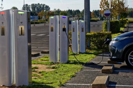 Grille des véhicules électriques : la réponse de la direction